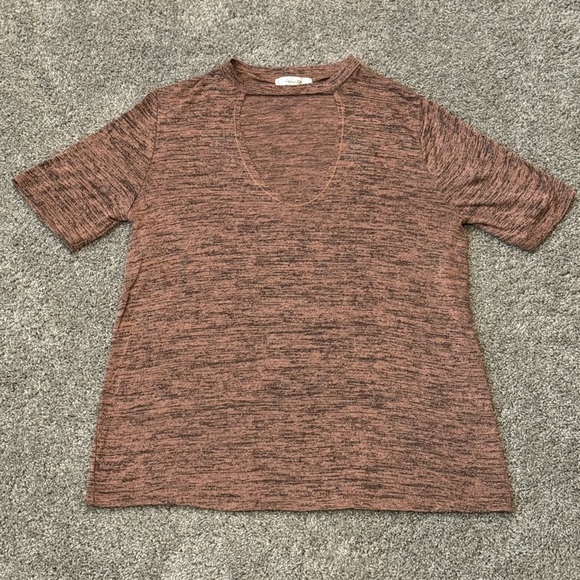 Active USA Salmon/Gray Heather Keyhole Neckline Tee - Picture 4 of 7